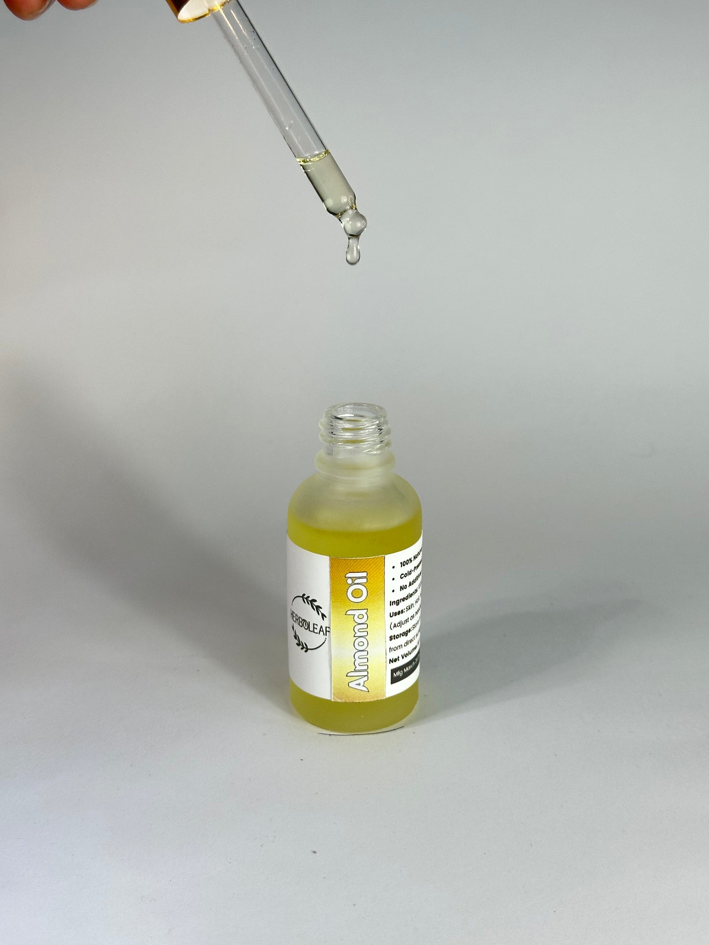 HerboLeaf® Almond Oil -30Ml